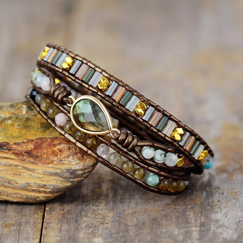 Bracelet en cuir, strass et pierre naturelle de Labradorite