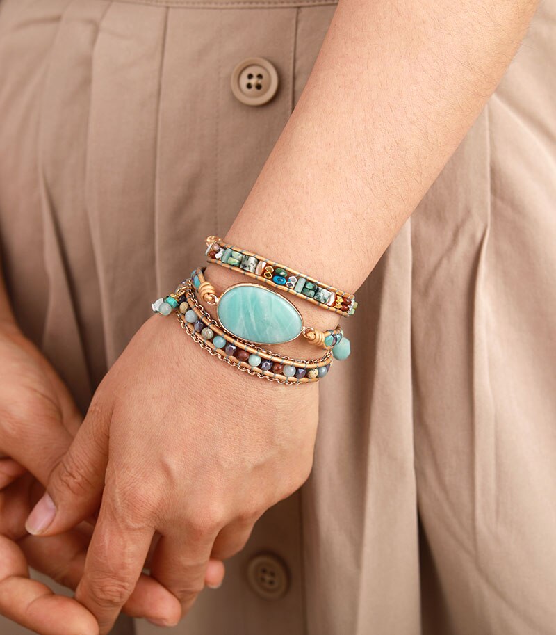 Bracelets en cuir et pierres naturelles faits à la main
