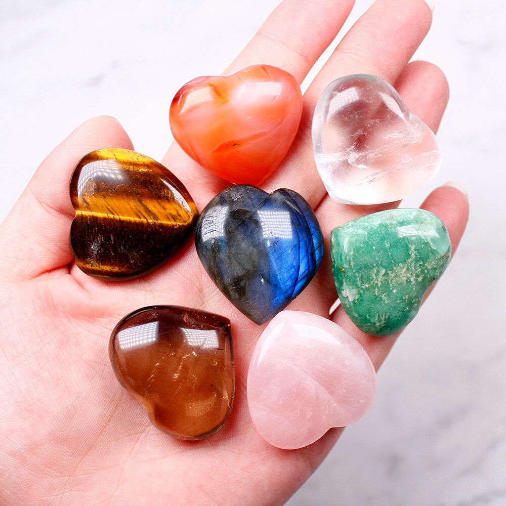 Ornements en forme de coeur en pierre naturelle pierres de cristal coeur de  Quartz de couleur arc-en-ciel for cadeau Artware fait à la main cadeau  Plein de textures ( Color : Blau 